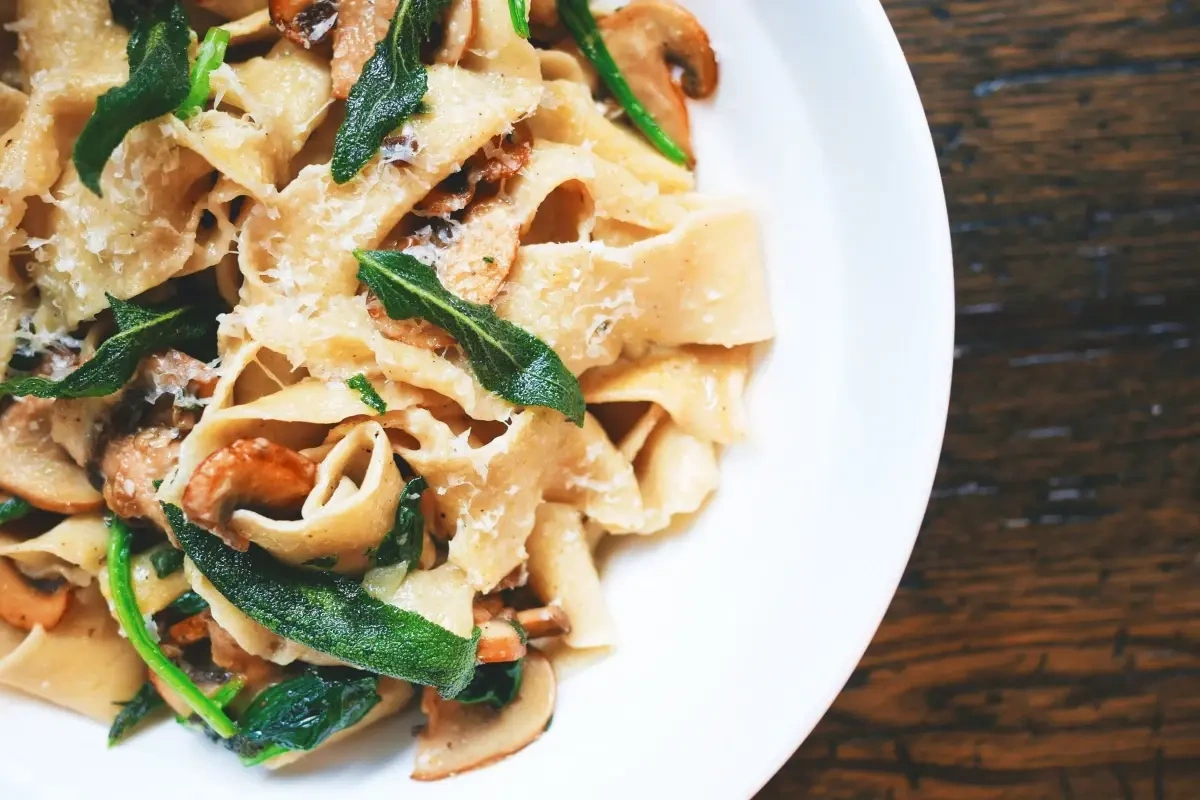 Vegetarisk hverdagsmad for hele familien – 10+ ideer til nemme lækre retter